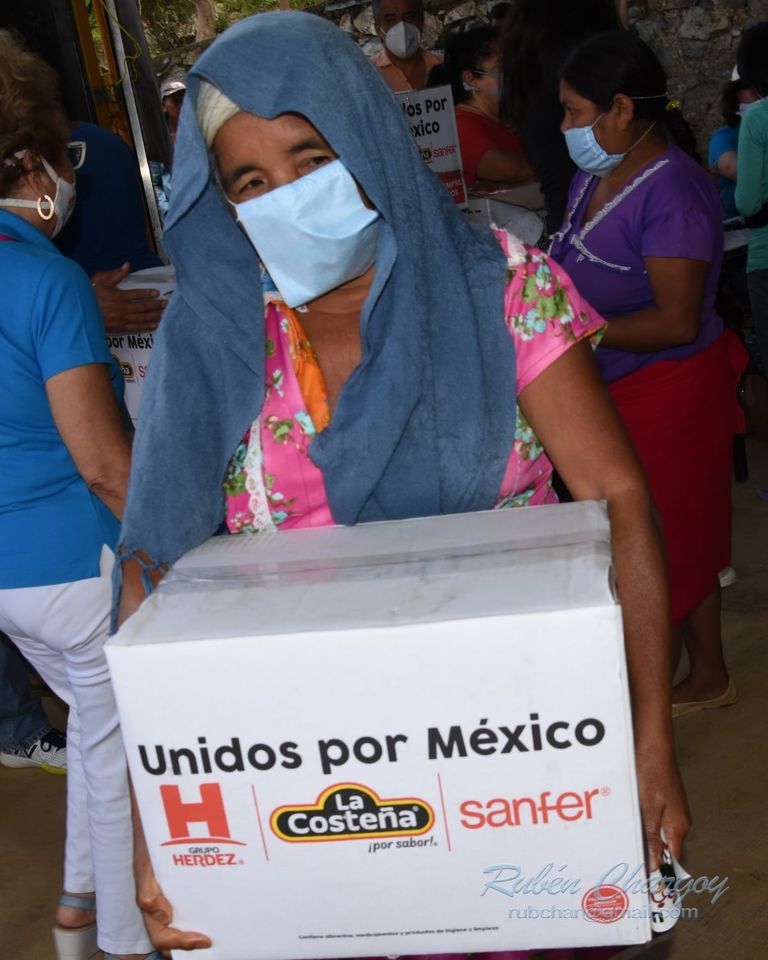 Distribución de insumos médicos en comunidades